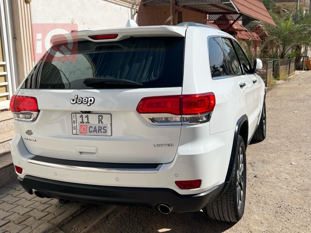 جیپ گراند شیرۆکی